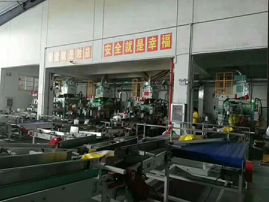 la macchina di rifornimento completamente automatica della borsa del riso 0.7MPa 9kw 15 insacca/min
