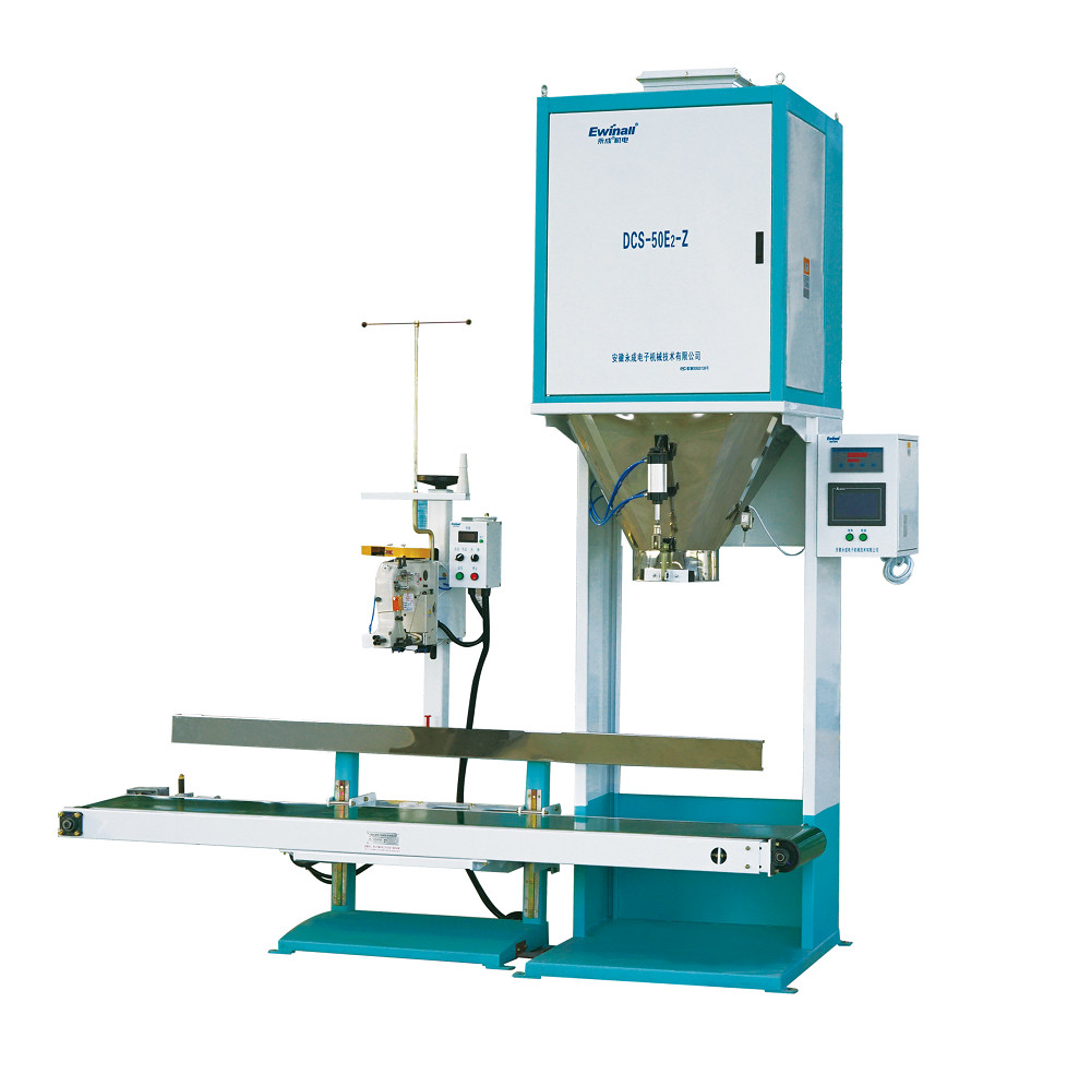 Macchina d'imballaggio automatica 1.1KW della scala del compensato 10kg Ewinall con il trasportatore